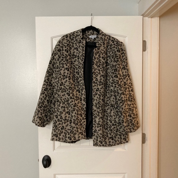 Women’s leopard print fur coat - Picture 1 of 6